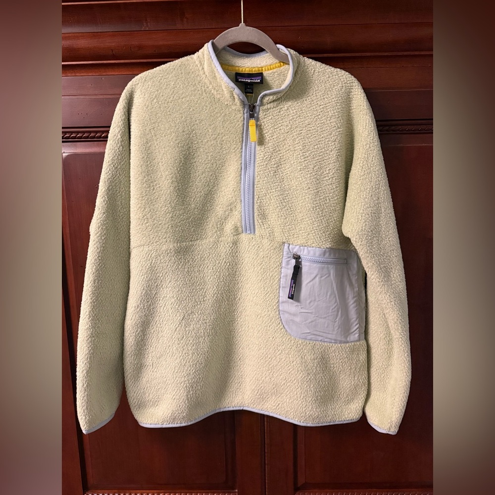 Patagonia Women’s Light Green Zip Pullover Fleece Sweater